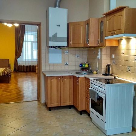 Apartment On Virmens'Ka Street Lviv Ngoại thất bức ảnh