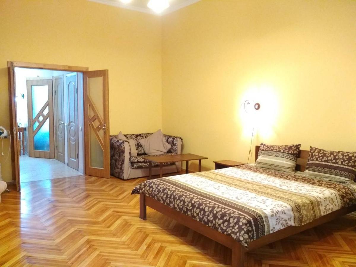 Apartment On Virmens'Ka Street Lviv Ngoại thất bức ảnh