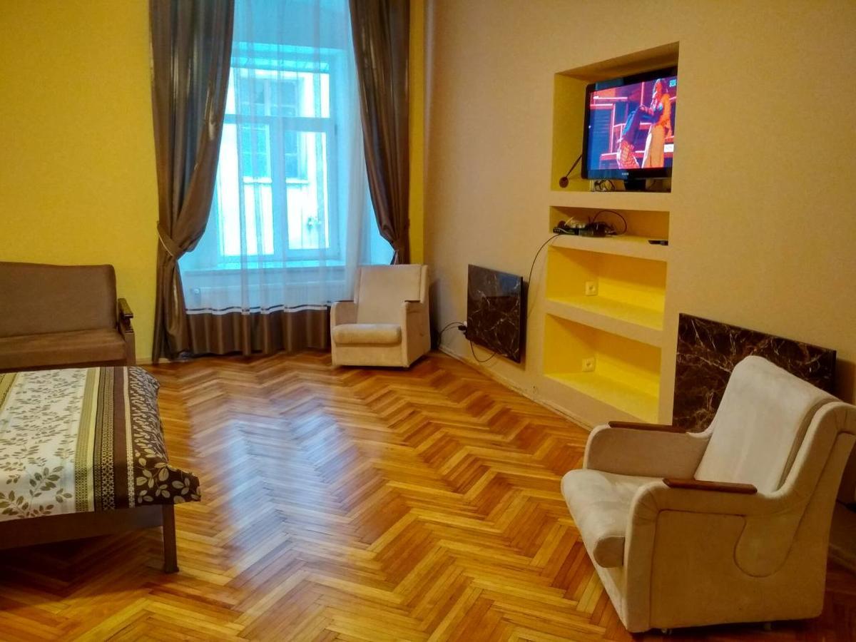 Apartment On Virmens'Ka Street Lviv Ngoại thất bức ảnh